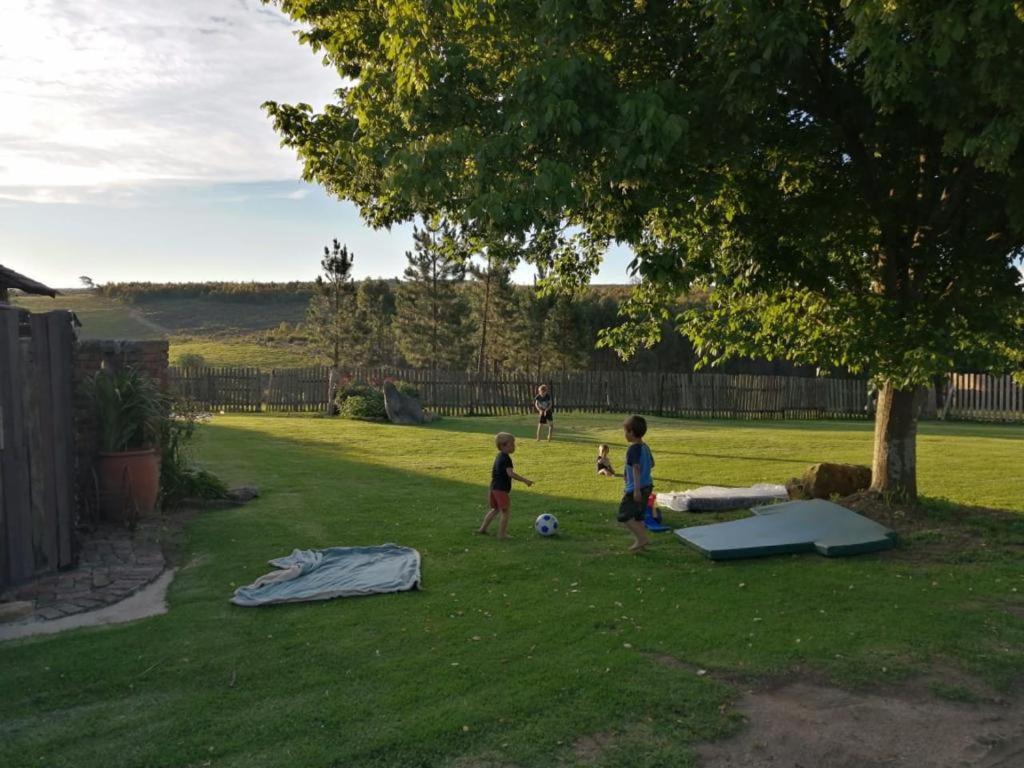 Rocks & Roses Farm Stay Lochiel Exterior photo