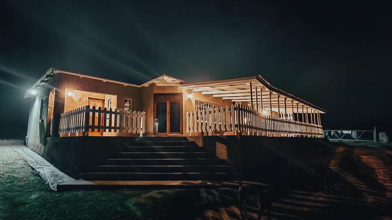 Rocks & Roses Farm Stay Lochiel Exterior photo